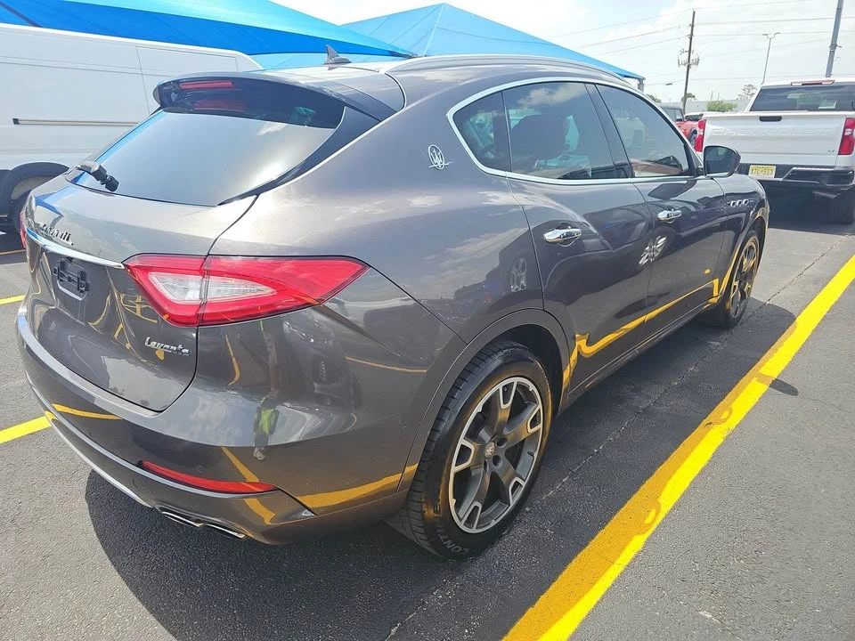 2017 Maserati Levante - Image 4 of 8