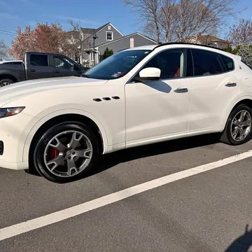 2017 Maserati Levante Sport Utility 4D