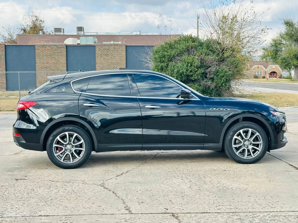 2017 Maserati Levante - Image 5 of 20