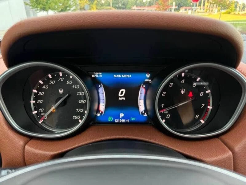 2017 Maserati Levante - Image 11 of 18