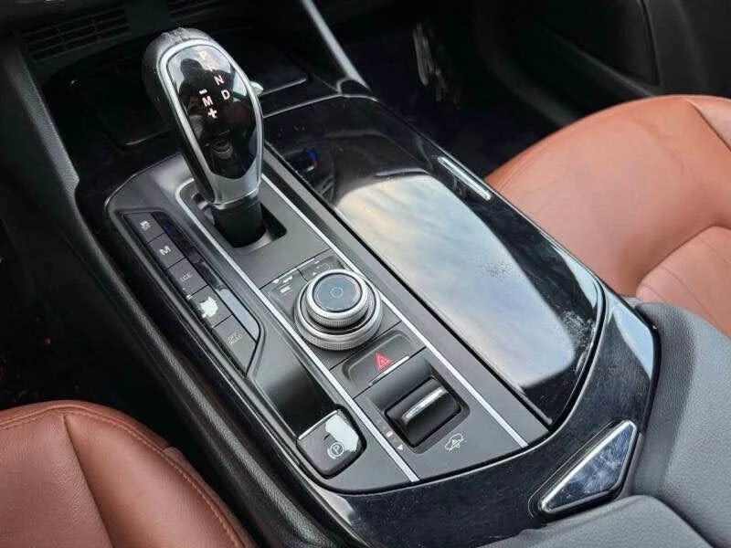 2017 Maserati Levante - Image 13 of 18
