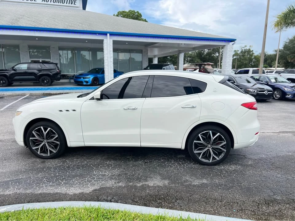 2017 Maserati Levante - Image 11 of 14
