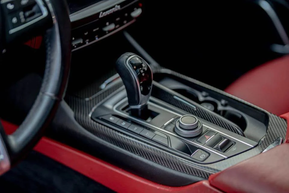 2017 Maserati Levante - Image 8 of 12