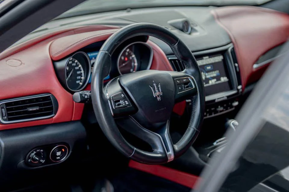 2017 Maserati Levante - Image 7 of 12