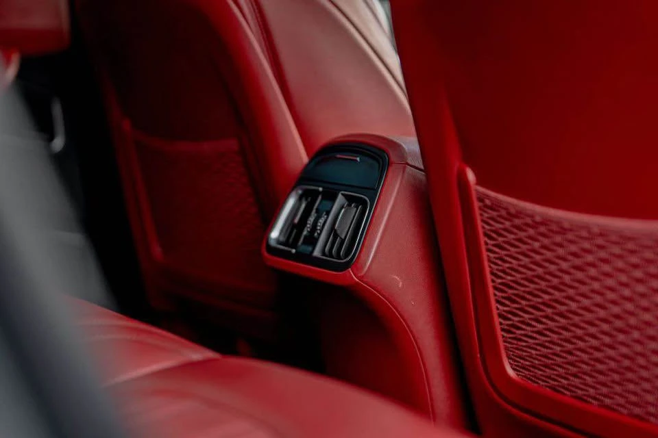 2017 Maserati Levante - Image 11 of 12