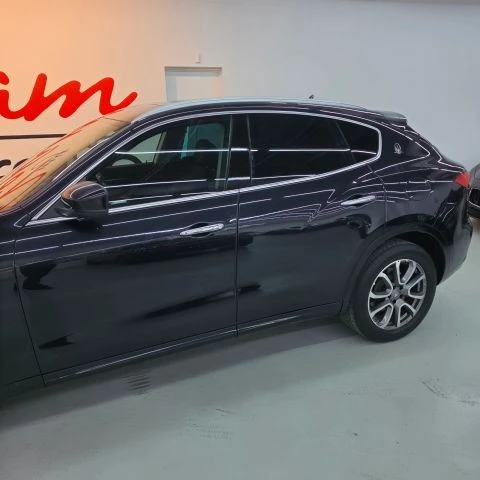2017 Maserati Levante - Image 19 of 31