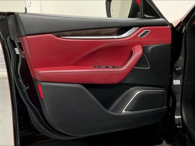 2017 Maserati Levante - Image 17 of 31
