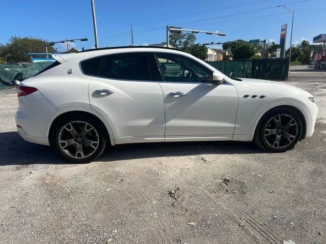 2017 Maserati Levante - Image 8 of 17