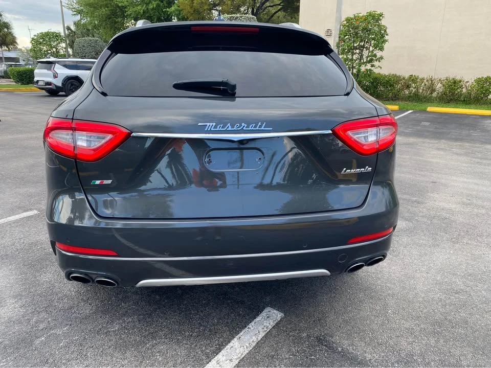 2017 Maserati Levante - Image 5 of 8