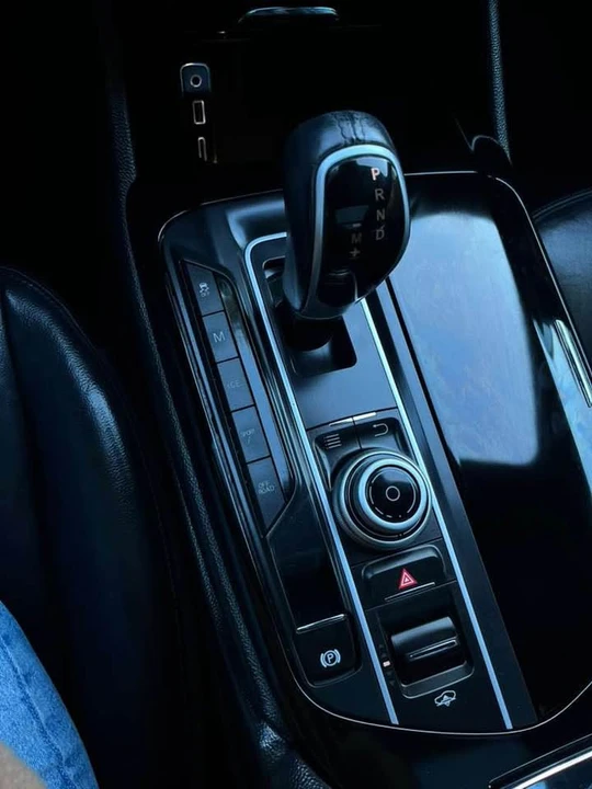 2017 Maserati Levante - Image 13 of 18