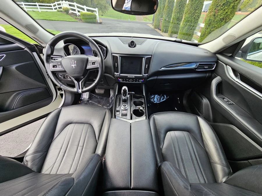 2017 Maserati Levante - Image 8 of 8