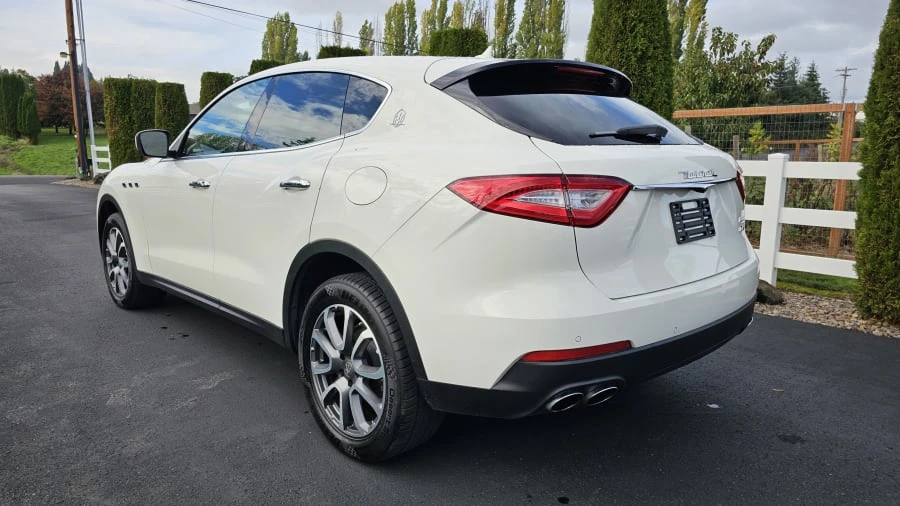 2017 Maserati Levante - Image 6 of 8