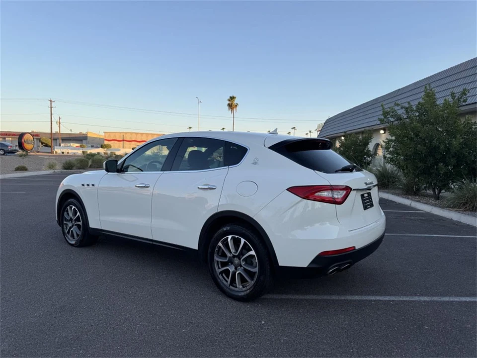 2017 Maserati Levante - Image 6 of 18
