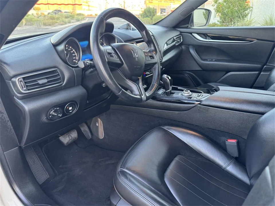 2017 Maserati Levante - Image 11 of 18