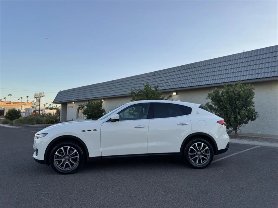 2017 Maserati Levante - Image 5 of 18