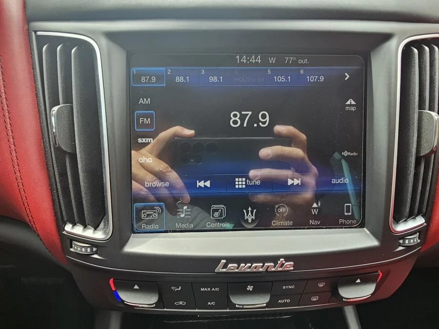 2017 Maserati Levante - Image 5 of 12