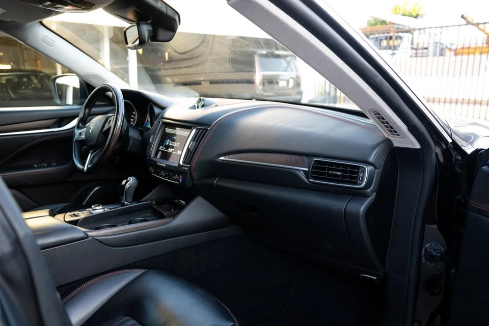 2017 Maserati Levante - Image 16 of 20