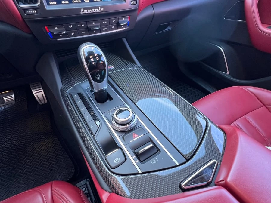2017 Maserati Levante - Image 9 of 12