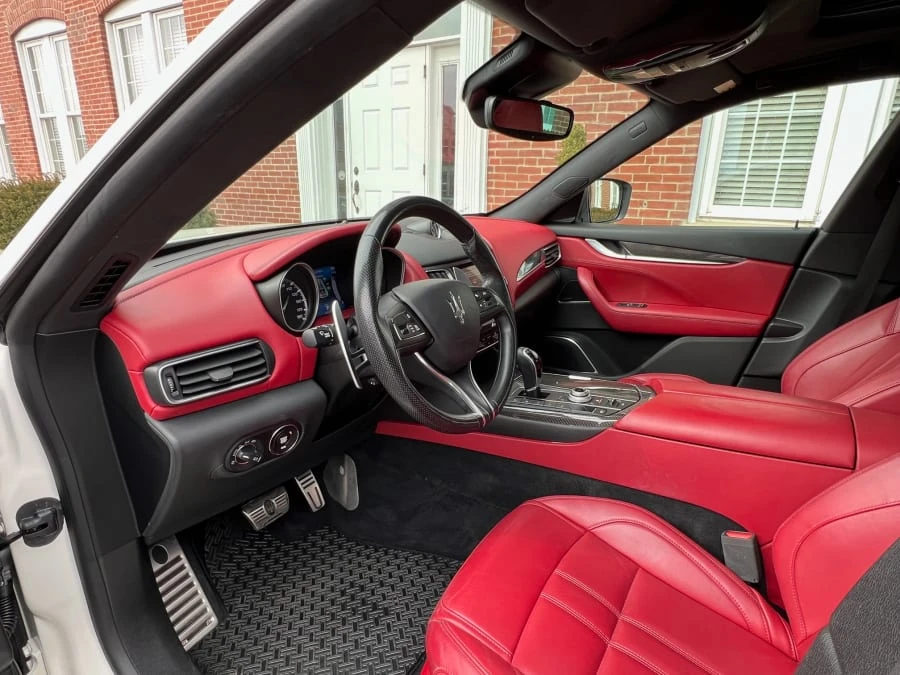 2017 Maserati Levante - Image 6 of 12