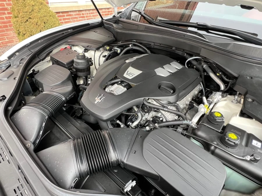 2017 Maserati Levante - Image 11 of 12