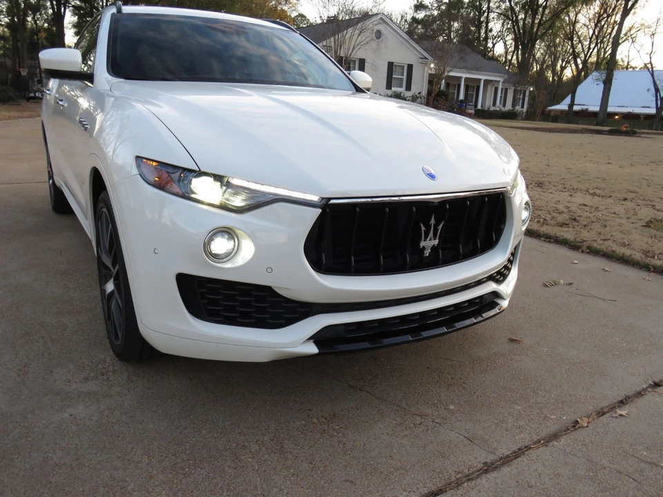 2017 Maserati Levante - Image 12 of 12