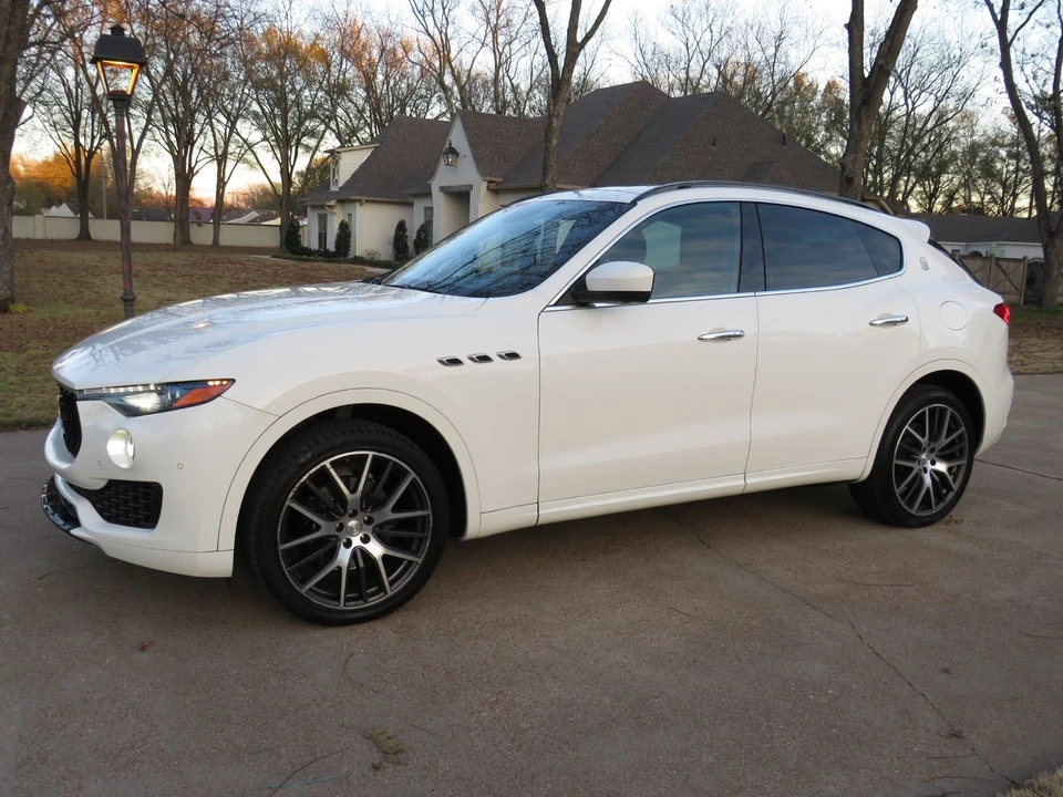 2017 Maserati Levante - Image 3 of 12