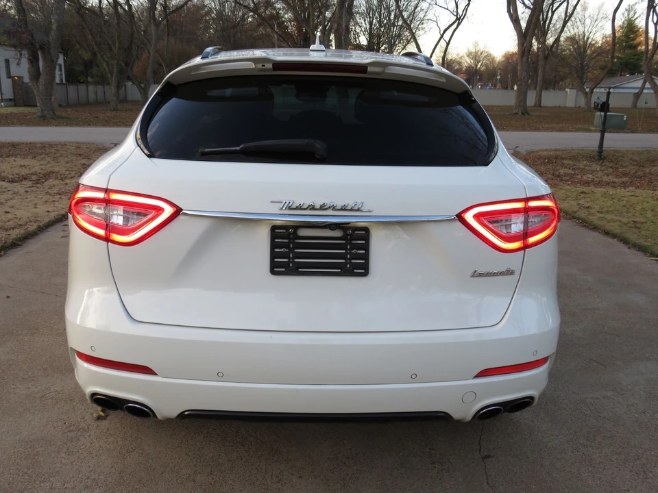 2017 Maserati Levante - Image 7 of 12