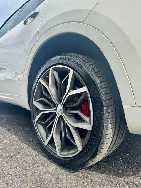 2017 Maserati Levante - Image 7 of 14