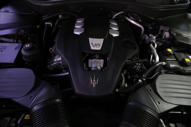 2017 Maserati Levante - Image 7 of 24