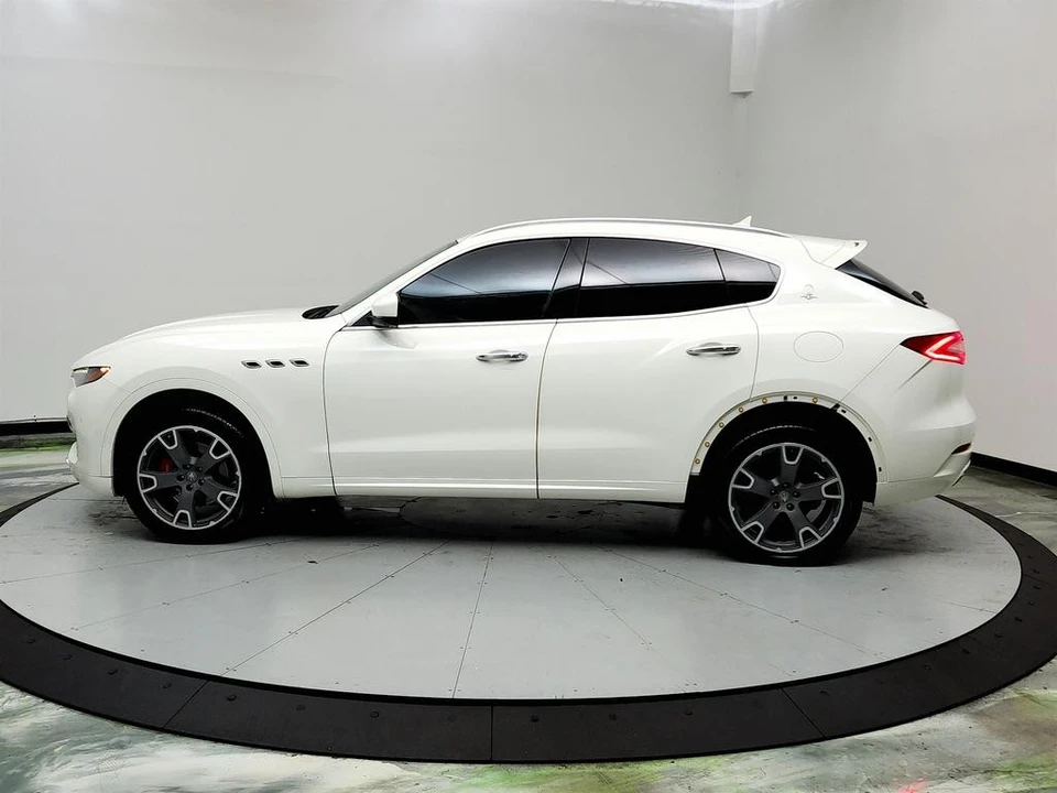 2017 Maserati Levante - Image 8 of 12