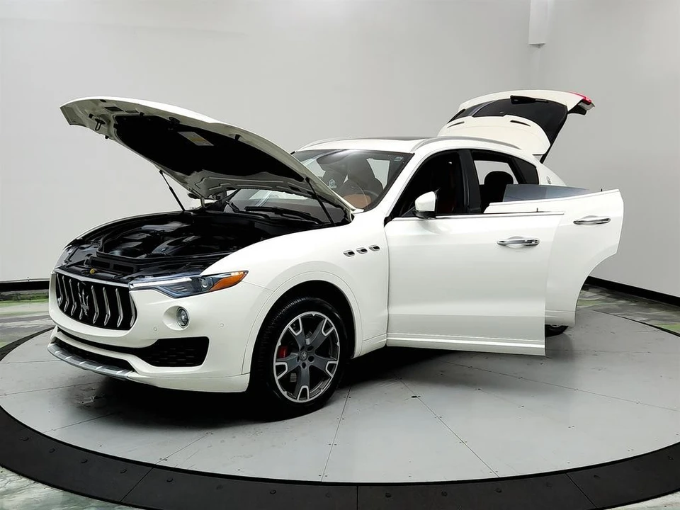 2017 Maserati Levante - Image 9 of 12