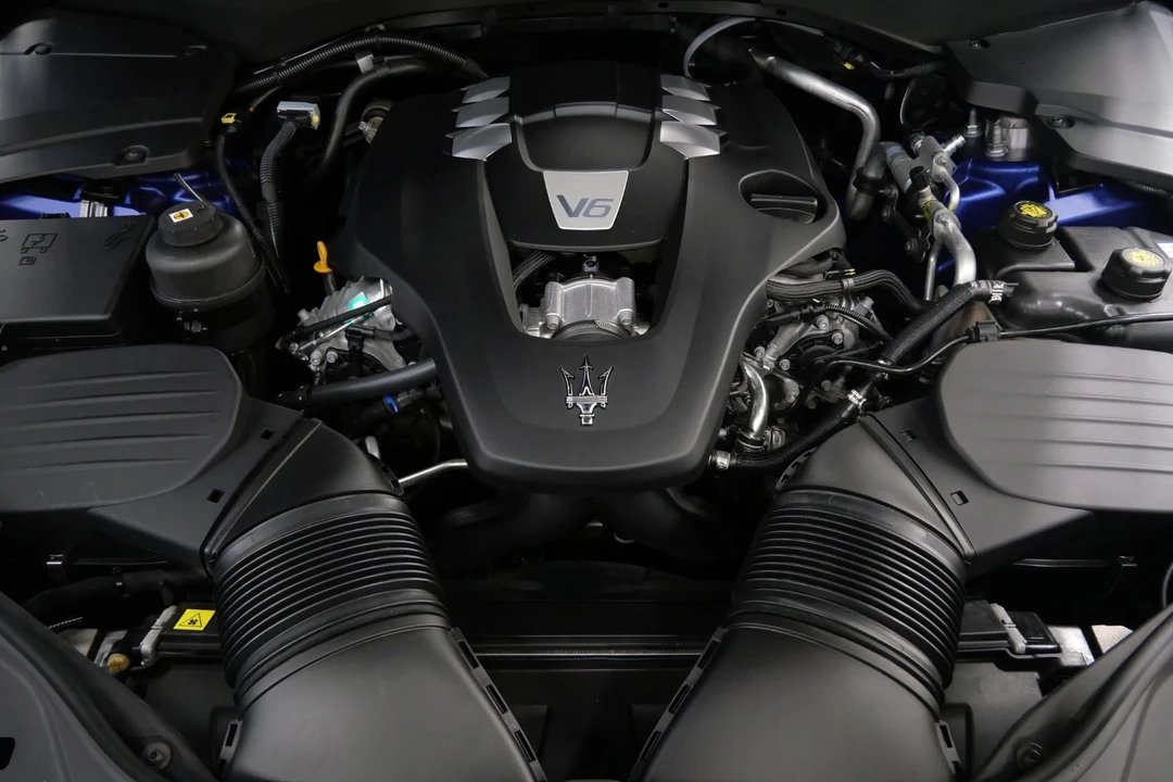 2017 Maserati Levante - Image 12 of 21