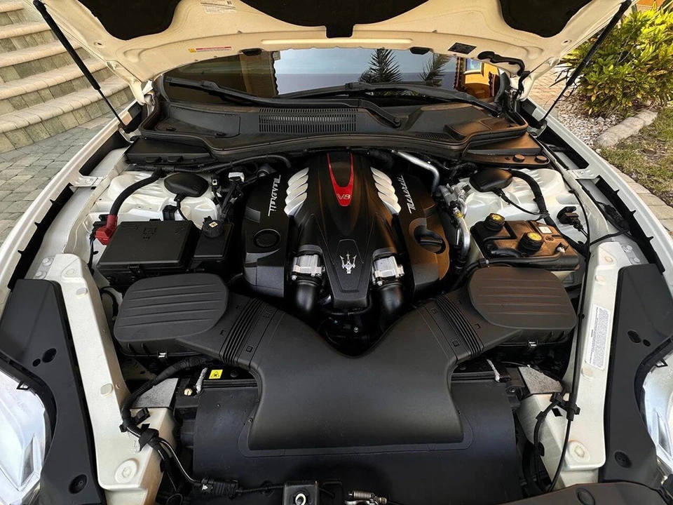 2017 Maserati Quattroporte 6th Gen - Image 9 of 24