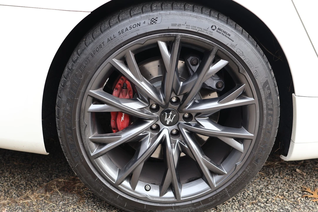 2017 Maserati Quattroporte 6th Gen - Image 10 of 21