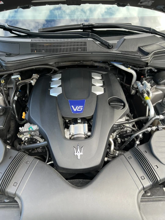 2017 Maserati Quattroporte 6th Gen - Image 21 of 25