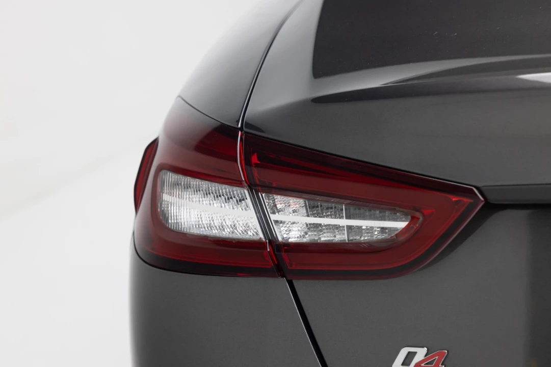2017 Maserati Quattroporte 6th Gen - Image 9 of 21