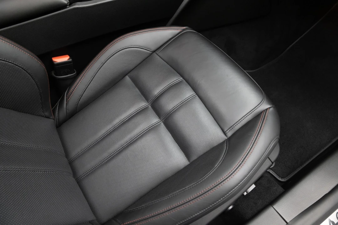 2017 Maserati Quattroporte 6th Gen - Image 5 of 21