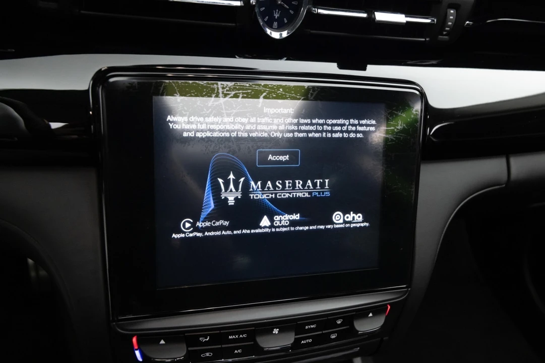 2017 Maserati Quattroporte 6th Gen - Image 18 of 21