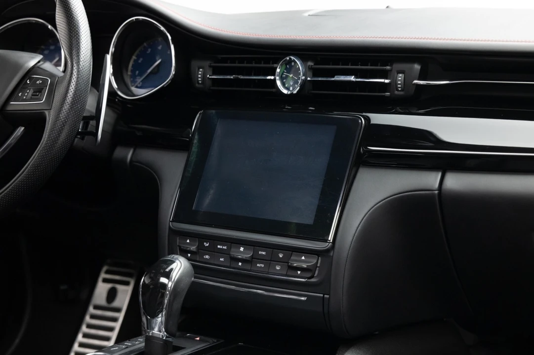 2017 Maserati Quattroporte 6th Gen - Image 16 of 21