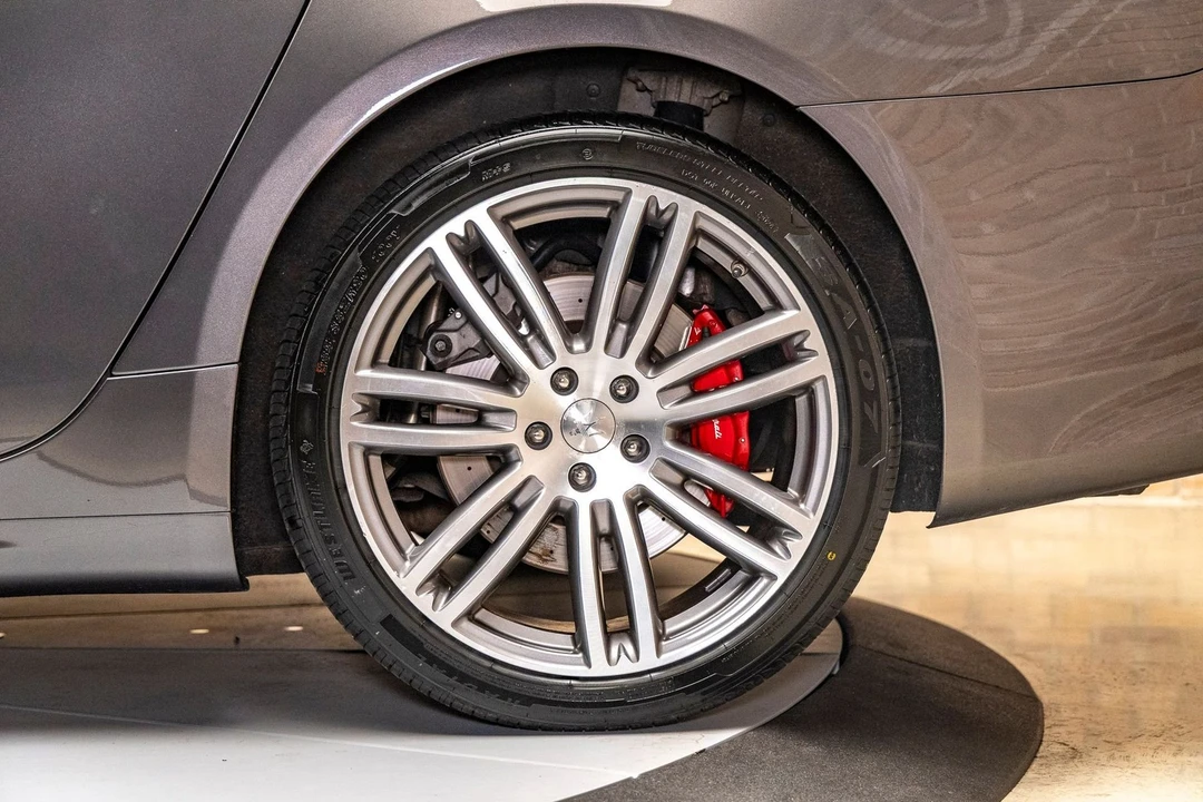 2017 Maserati - Image 17 of 24