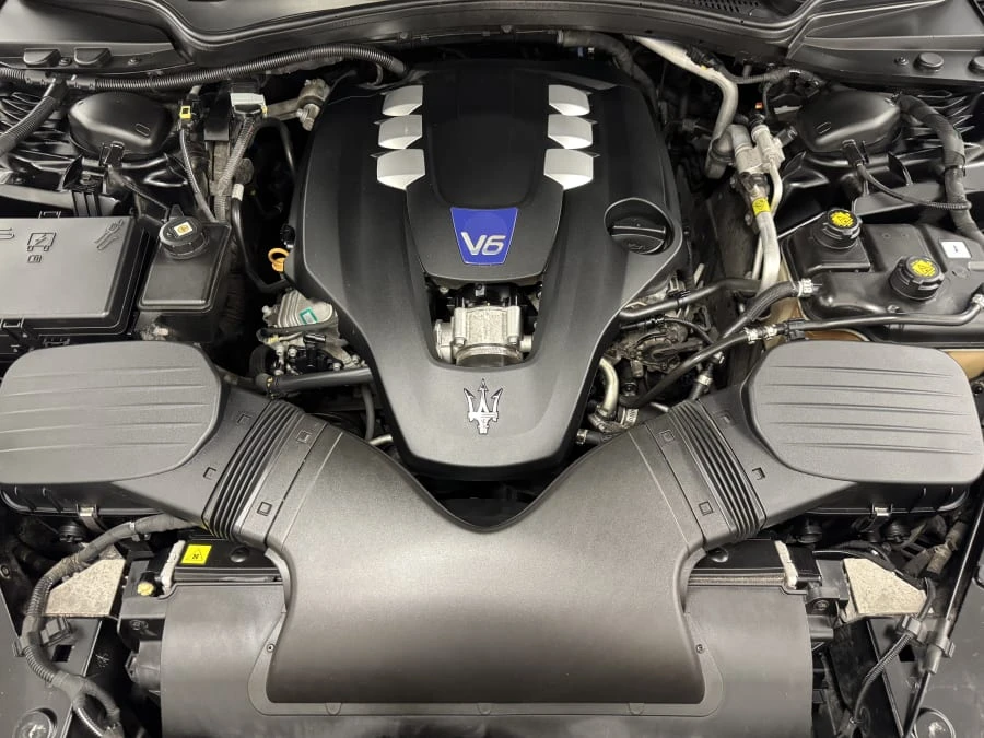 2017 Maserati Quattroporte 6th Gen - Image 30 of 31