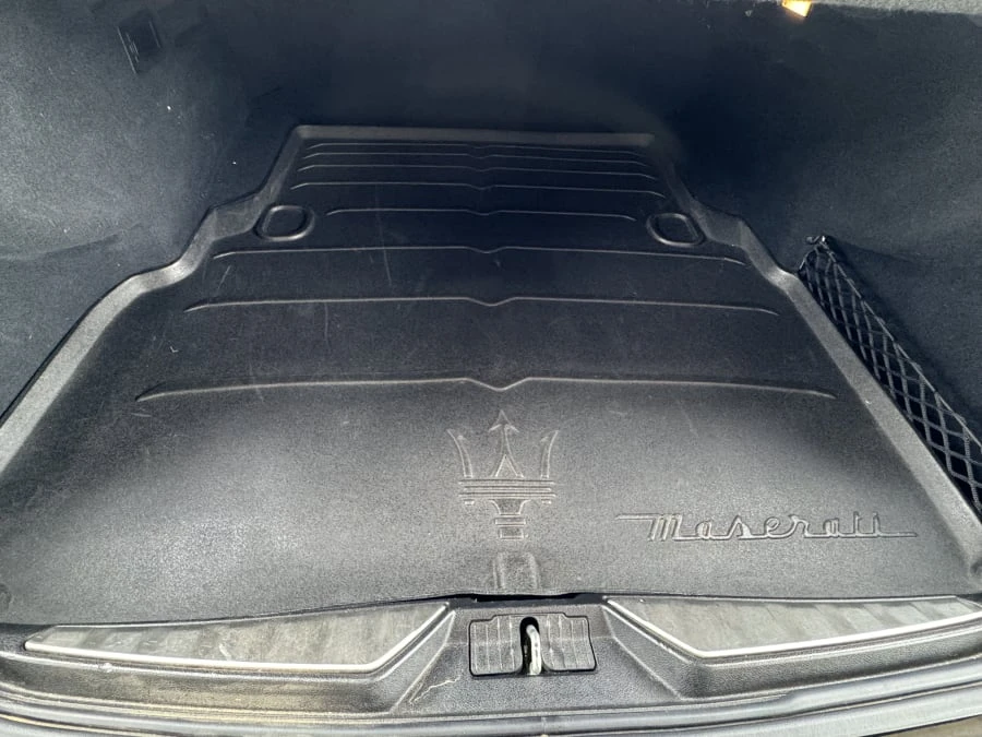2017 Maserati Quattroporte 6th Gen - Image 27 of 31