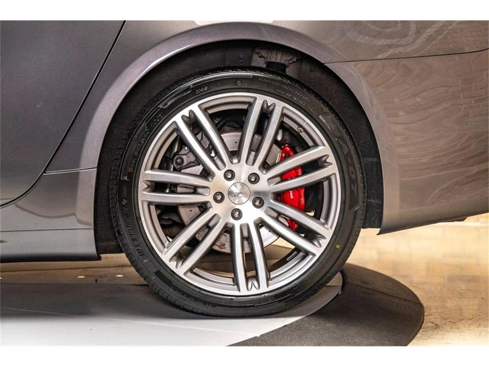 2017 Maserati Quattroporte 6th Gen - Image 17 of 31