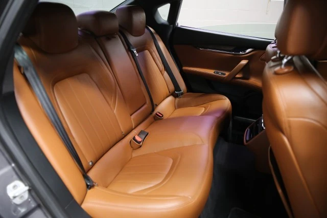 2017 Maserati Quattroporte - Image 12 of 24