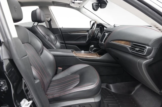 2017 Maserati Levante - Image 4 of 4