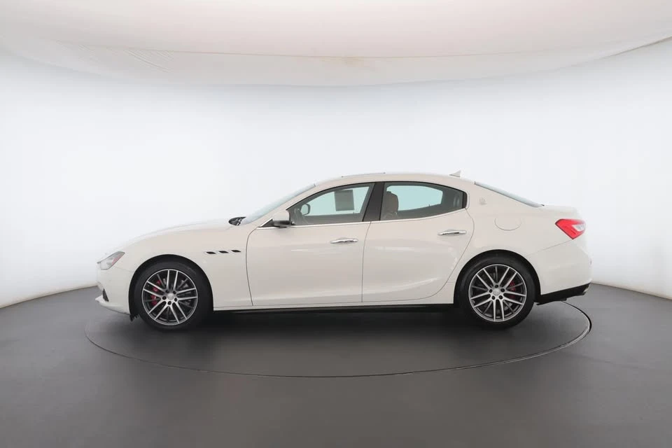 2017 Maserati Ghibli 3rd Gen - Image 4 of 12