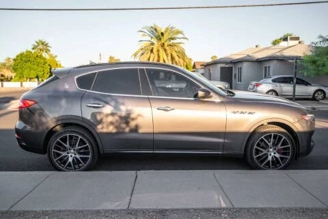 2017 Maserati Levante - Image 6 of 19