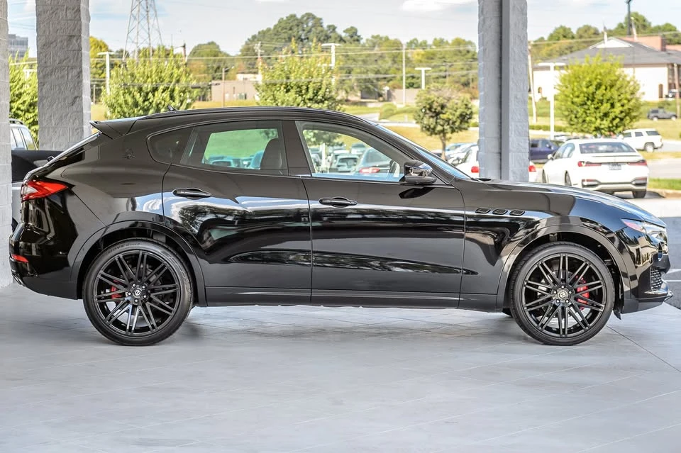 2017 Maserati Levante - Image 17 of 20