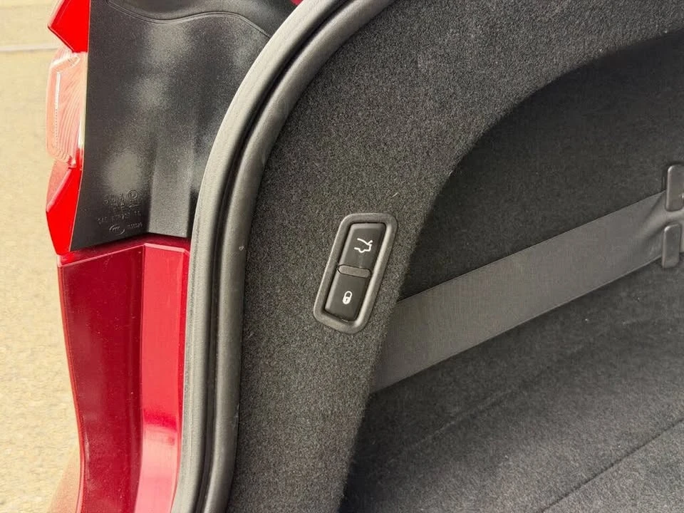 2017 Maserati Levante - Image 8 of 19
