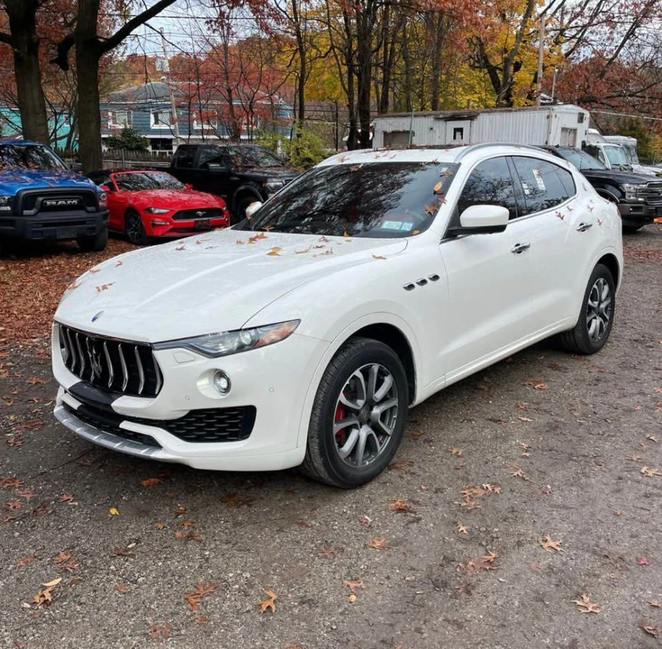 2017 Maserati Levante - Image 2 of 19
